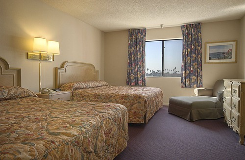 Wilshire Hotel | Ramada by Wyndham Los Angeles/Wilshire Center