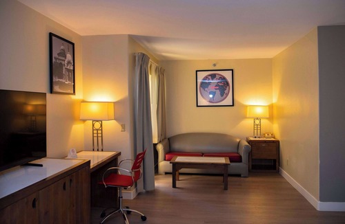 Garden Grove Hotel | Ramada Plaza by Wyndham Garden Grove/Anaheim South