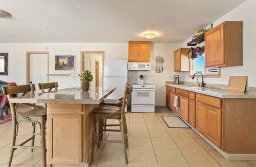 Indio Hills House | Ranch Home on 5 Acres w/Heated Pool & Hot Tub