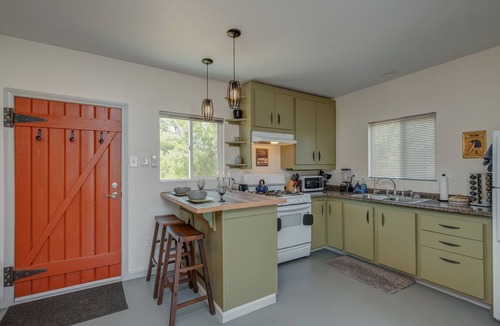 Monument Manor Cabin | Rancho Rockotillo - Breakfast in the Boulders next-door to National Park !