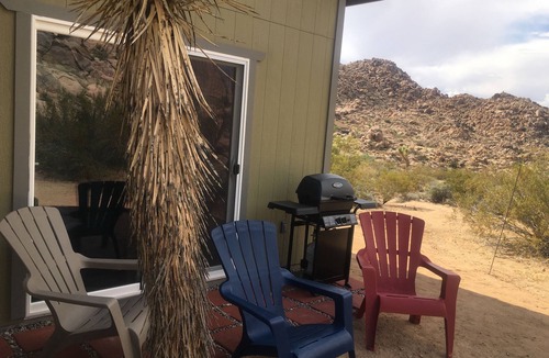 Monument Manor Cabin | Rancho Rockotillo - Breakfast in the Boulders next-door to National Park !
