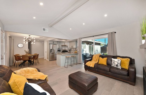 Sacramento House | RanchoHouse with Pool LargeYard Downtown Shopping