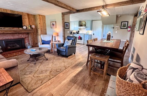 Mariposa Cabin | Rare 12-Guest Cabins w/Hot Tubs, Fire Pits & Pets