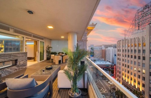 Hollywood Condo | Rate Special-Celebrity Penthouse in Hollywood