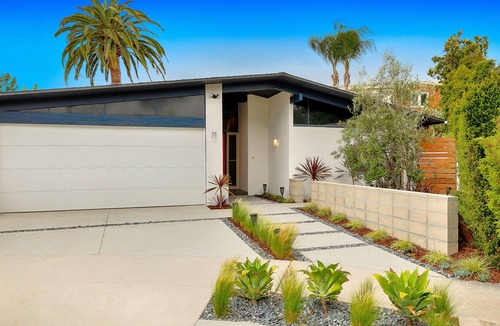 Point Loma House | Recently Remodeled Dog-Friendly Home with Private Heated Pool & Fireplace