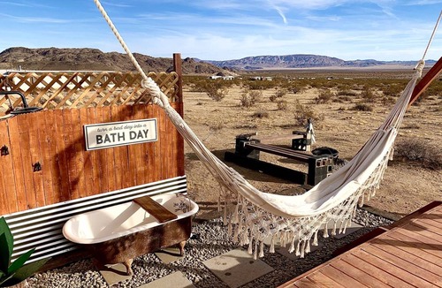 Landers RV Rental | Recreational vehicle (RV) ∙ 1 bedroom ∙ 2 guests
