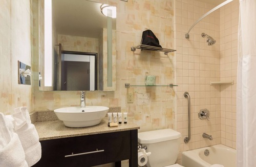 Munras Avenue Hotel | Red Lion Hotel Monterey