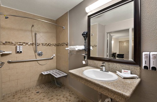 Bellflower Hotel | Red Roof Inn Los Angeles – Bellflower