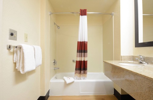Bonita Hotel | Red Roof Inn San Dimas - Fairplex