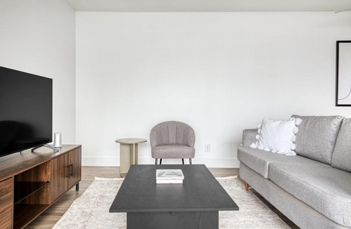 South Redondo Apartment | Redondo Beach 1BR w Pool Gym WD nr Beach LAX-613