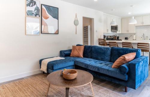 Redondo Beach Apartment | Redondo Beach 2br walk to shops restaurants LAX-1166