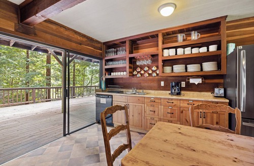 Redwood Valley House | Redwood Barn- 3-bedroom house at Leonard Lake Reserve