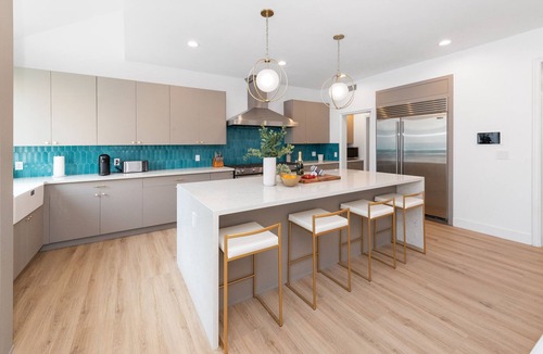 Silver Strand House | Reef Mall - Contemporary Mediterranean Estate with Spectacular Mountain Views