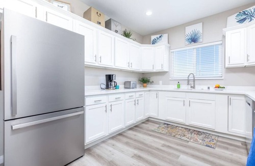 Ridgecrest House | Refreshing & Spotless-4 Bathrooms