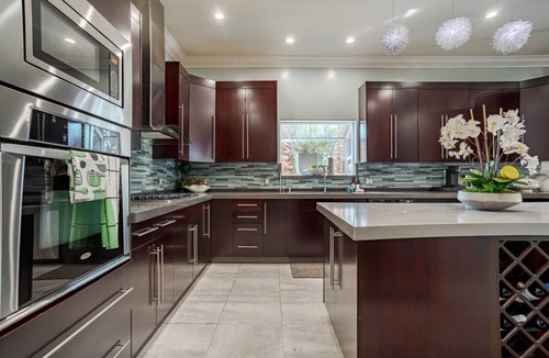 Valley Glen House | Regal 4 bed with hot tub close to Universal sleeps 15