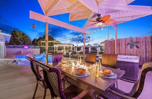 San Carlos House | Relax and Play-Pool, Spa, Views plus Guest House!