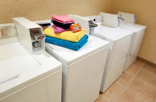 Village of La Jolla House | Relax and Recharge! 2 Pet-Friendly Units, On-Site Restaurant, Near Wipeout Beach