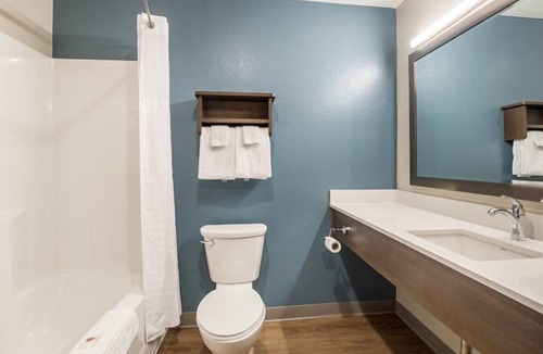 Bellflower Hotel | Relax and Unwind in Bellflower! 2 Modern Units, Full Kitchen, Pet-friendly!
