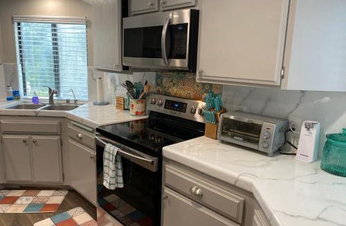 La Jolla Heights House | Relax @CercaDelPlaya: .7mi to the Beach! 4BR/2.5BA