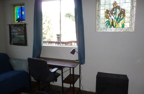 Oakland House | Relax in garden paradise with free views -special 15% weekly discount - BOOK NOW