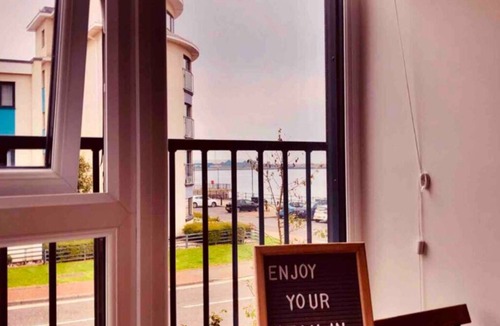 Barry Apartment | Relax & unwind in this cosy one-bedroom apartment in Barry’s popular dockside.