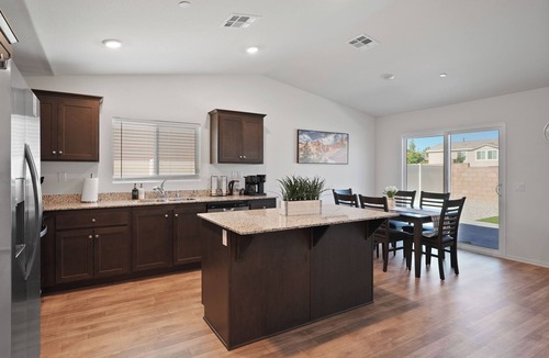 San Jacinto House | Relax with the whole family at this Mountain View peaceful place to stay.