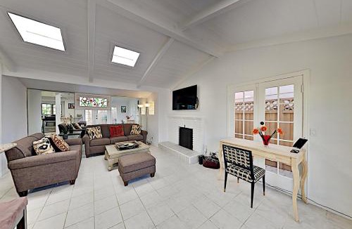 Corona del Mar House | Relaxation Station