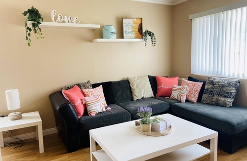 East Whittier House | Relaxed Bungalow in Los Angeles County