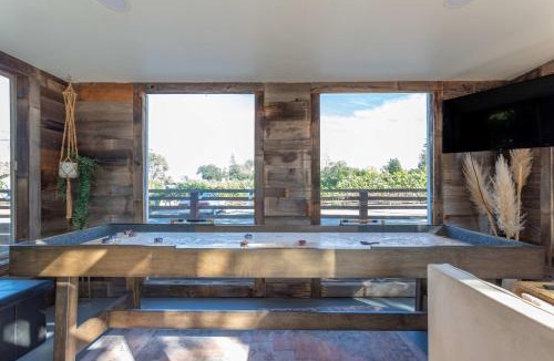 Graton House | Relaxing 3BR Home with Vineyard View Rooftop Deck and Game Room