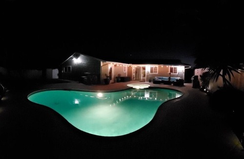 Huntington Beach House | Relaxing Beach Home 2BD/1BA + Spa/Pool
