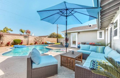 Huntington Beach House | Relaxing Beach Home 2BD/1BA + Spa/Pool