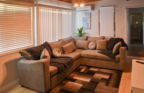 Upland Apartment | Relaxing Cozy Back House with Backyard