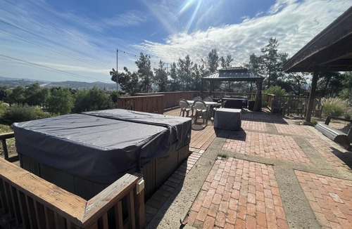 Country Club House | Relaxing Getaway in the Heart of North County San Diego