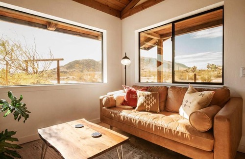 Joshua Tree House | Relaxing Getaway on 5 acres at Hawk + Raven Ranch