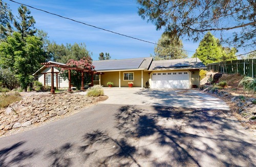 Copperopolis House | Relaxing home with pool, firepit and board games