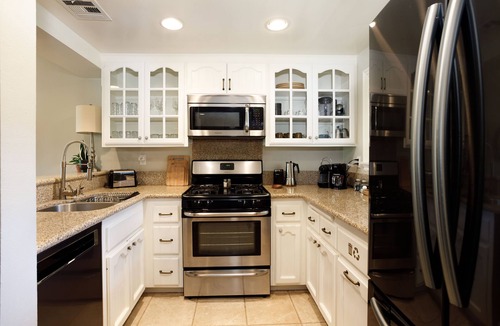 Lake Arrowhead Condo | Relaxing LakeView Condo w/shared pool/hot tub. Walk to Village