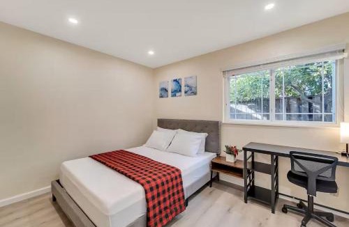 East San Jose House | Remodel 3 bedrooms 2 full bath home free laundry,Wi-Fi, Parking