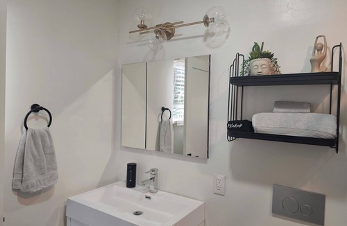 Sunland-Tujunga House | Remodeled/Furnished Duplex with mountain views