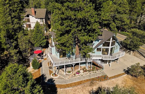 Lake Arrowhead Cabin | Remodeled Mountain Suite in Upscale Lake Arrowhead