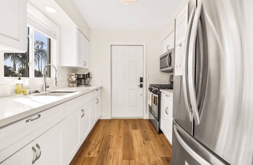 Crown Point House | Remodeled PB Homes w/Parking - AC - steps2beach - Sleeps 28 - 5 homes combined!