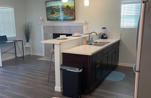 Stockton House | Remodeled Private 3BD, Hot Tub Woof Woof and Parking