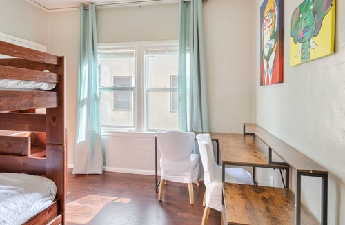 South Wrigley Apartment | Remodelled Apartment 5 Miles to Beach