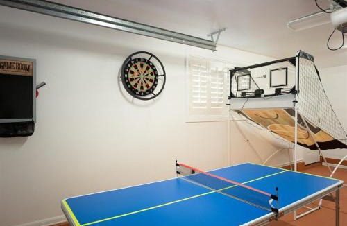 Lawndale House | Renovated Home w Playroom games AC WD
