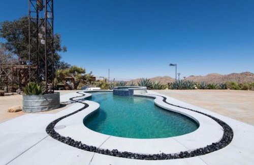 Joshua Tree Highlands House | Renovated Lodge - Room 1 with pool access