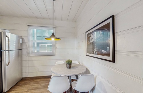 Lakeside Park Cabin | Renovated Modern Retreat with Hot Tub | Walk to Lakeside Beach & Gondola