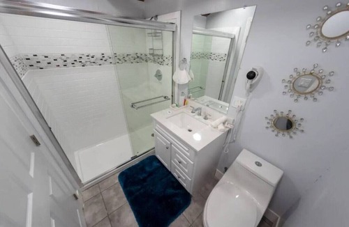 NoHo Arts District House | RENOVATED/REMODELED 2BR HOME with FENCED PATIO in NOHO ARTS DISTRICT p14