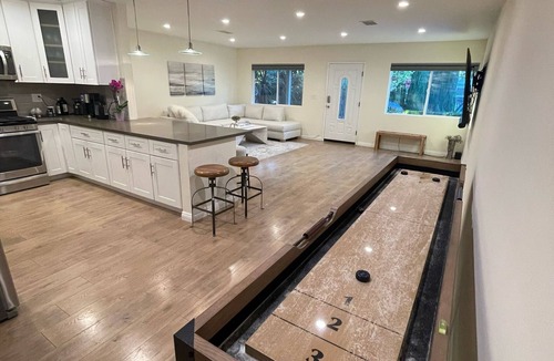Tarzana House | Rent the entire 4 bed 2 bath house best part of LA