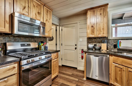 Lakeside Park House | Rental in the Heart of S Lake Tahoe — Walk to Gondola, Casinos, Beach & Dining