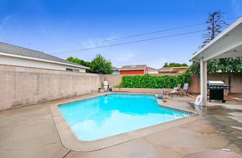 San Gabriel House | Residential Haven with EV Charger, Pool and BBQ, Perfect for Families