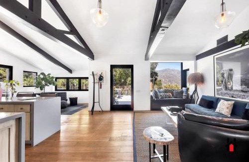 Malibu House | Resort Feel I Breathtaking Mountain Scenery I Pool